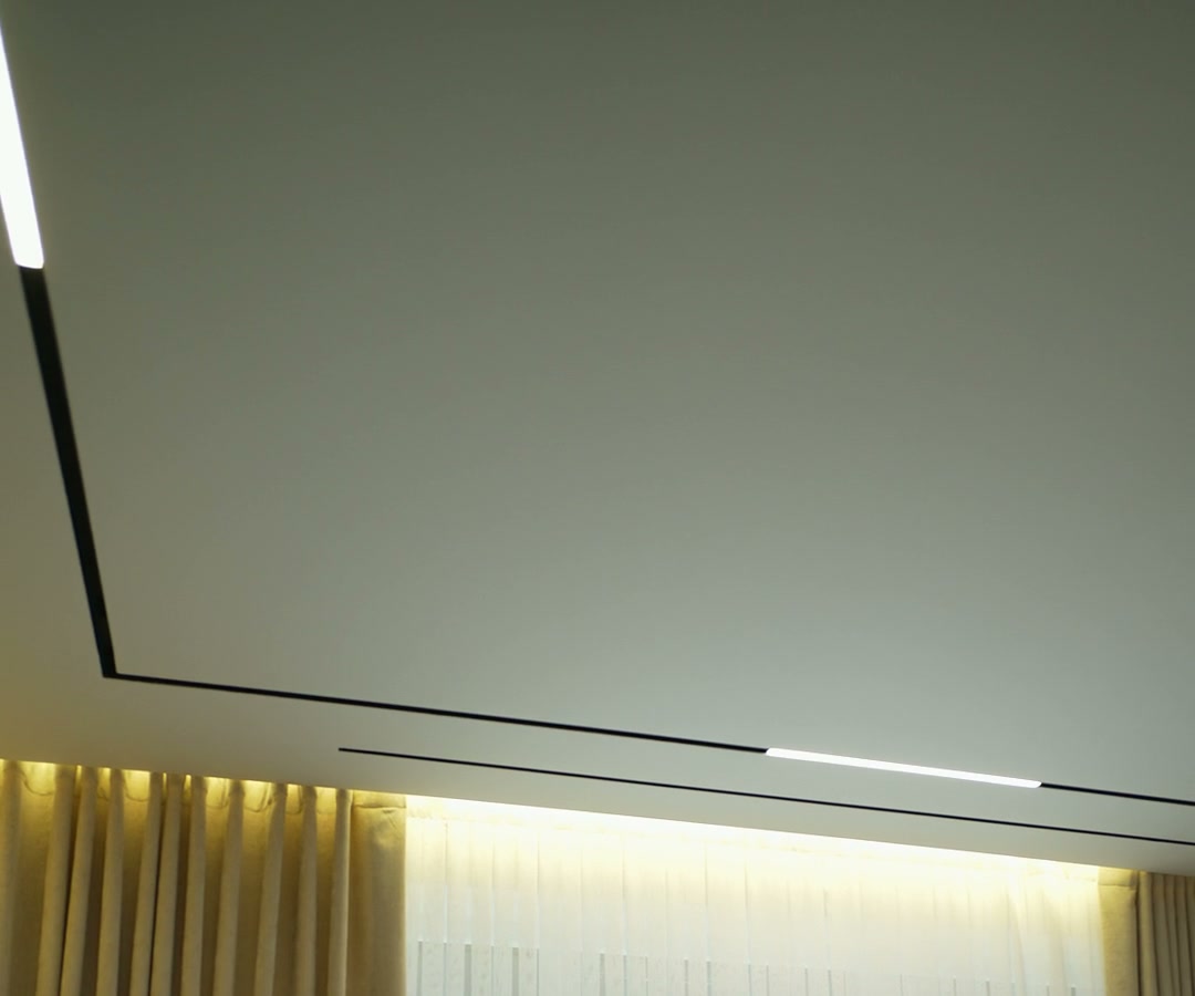 Grilă liniară de ventilare în tavan